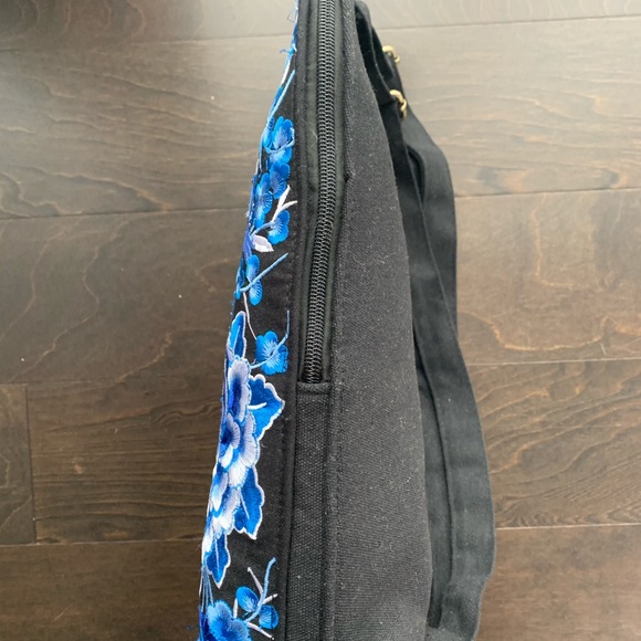 Embroidered backpack - Picture 2 of 10